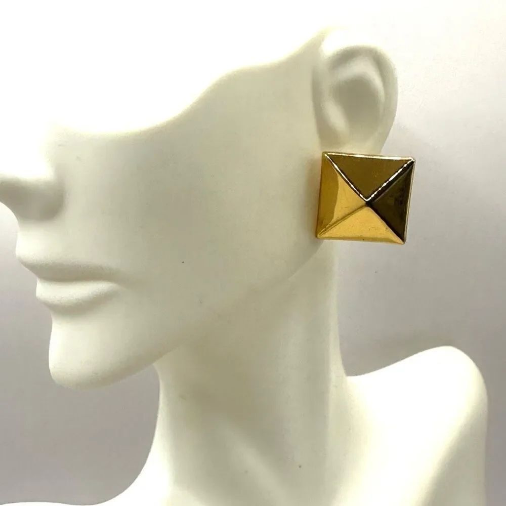 Square gold tone post earrings